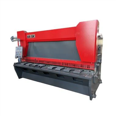 Qual è la capacità massima di un operatore per una ghigliottina per lamiere?